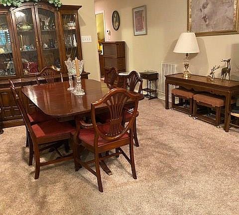 5th image of 220 W Coronado Cir