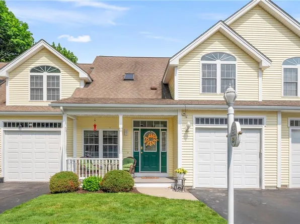 130 Bear Hill Rd Unit 302, Cumberland, RI 02864
