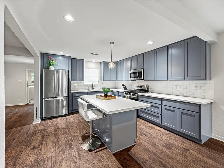 4914 Ventura Ln — Photo 6