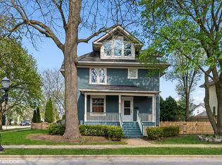 403 S Hough St, Barrington, IL