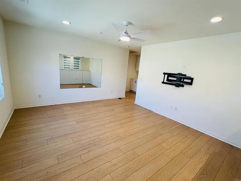 530 Longmeadow St — Photo 21