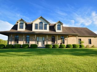 1722 Sunflower Dr S, Sycamore, IL 60178