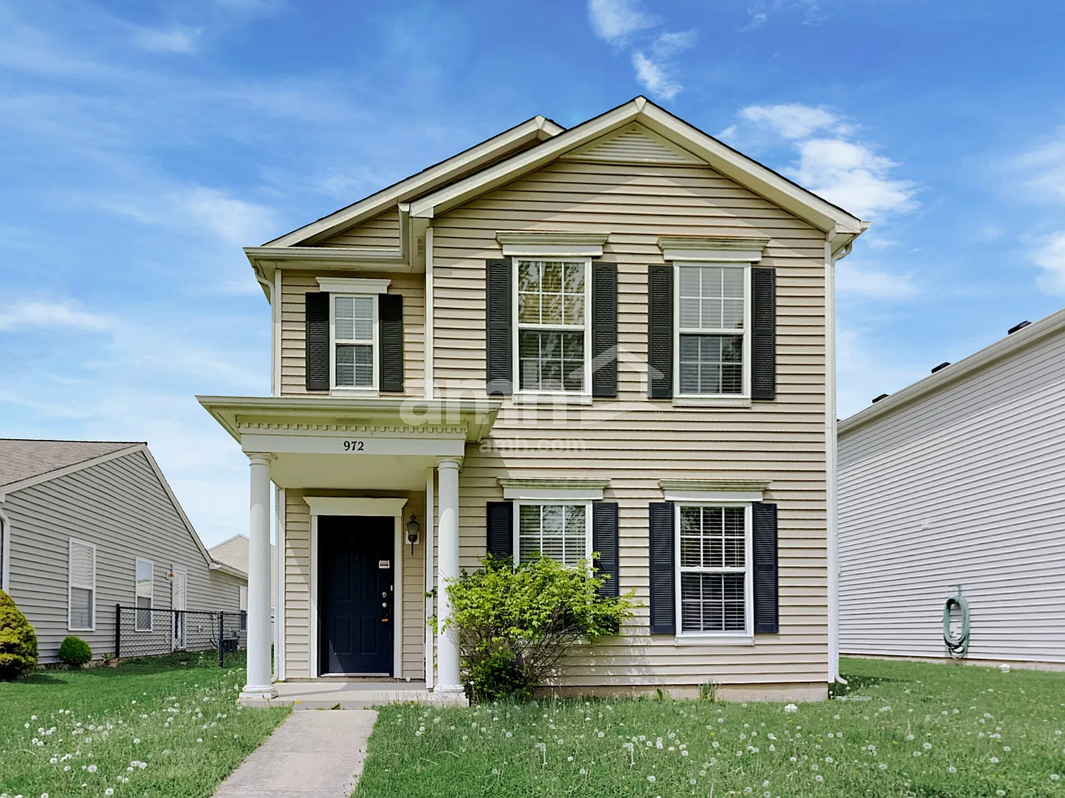 3 bed, 2.5 bath, 1784 sqft, $1,815 — Photo 1