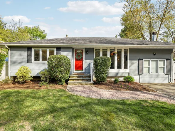 22 Little Plains Road, Huntington, NY 11743