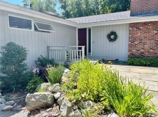 10 Dunbar Rd, Quaker Hill, CT 06375