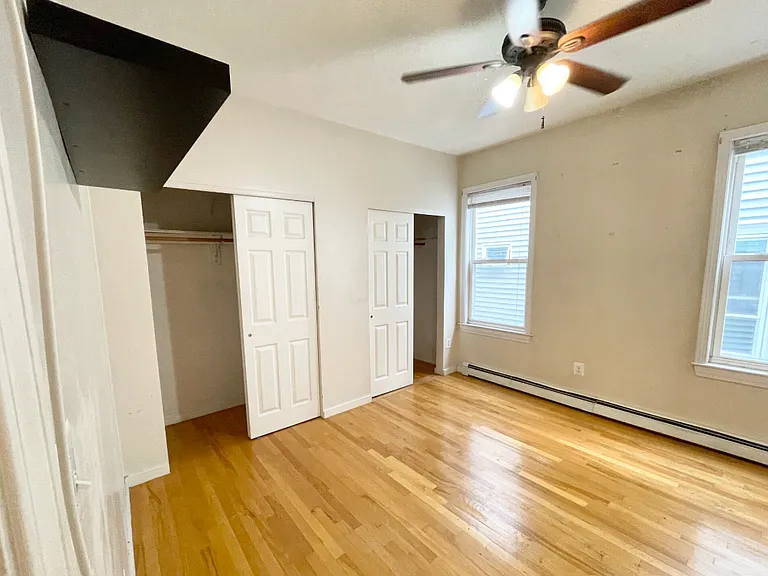 7 Iroquois St #2F — Photo 5