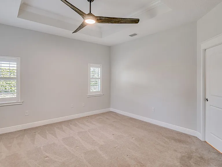 1398 Tullagee Ave — Photo 30