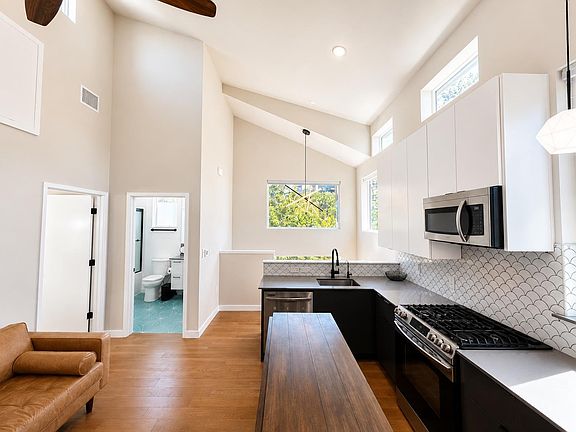 2nd image of 913 Duncan Ln #201