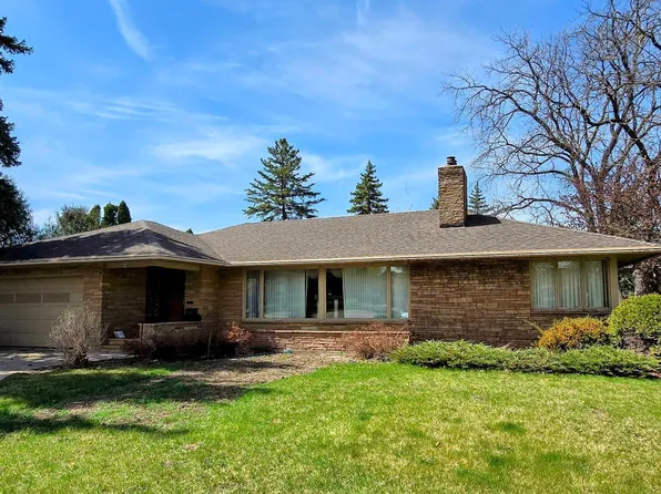 910 3rd Ave SW, Pipestone, MN 56164