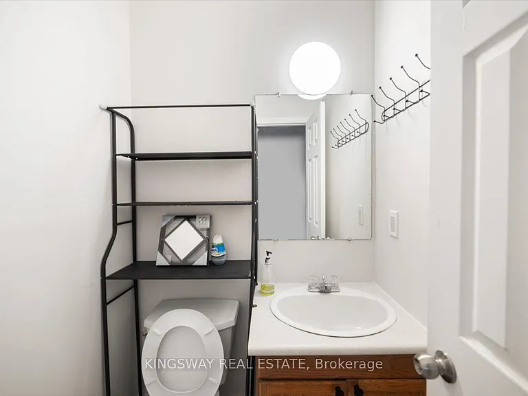 1144 Fisher Ave #UPPER — Photo 18