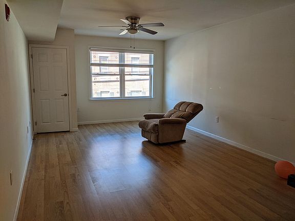 3rd image of 121 S 43rd St APT 102