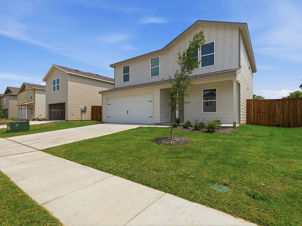 832 Eagles Nest Dr
