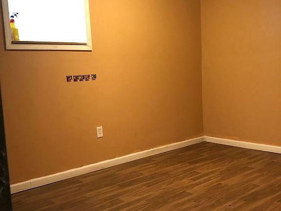 4th image of 3934 Carey St