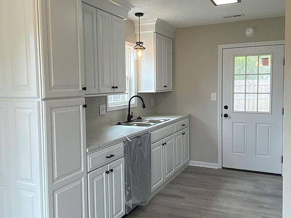 5th image of 501 Mcfadyen Circle