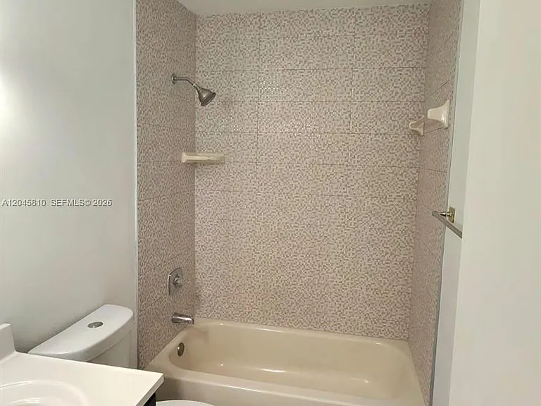 1430 SW 85th Ter — Photo 8