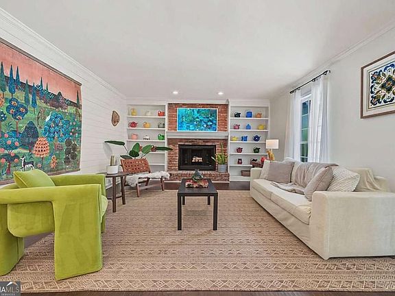 3rd image of 104 Shane Way SE