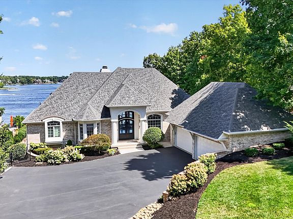 2nd image of 8811 Spinnaker Ct