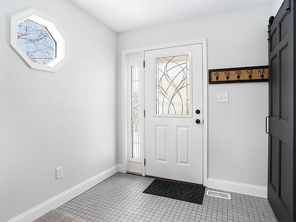 5th image of 3351 Millard Ave