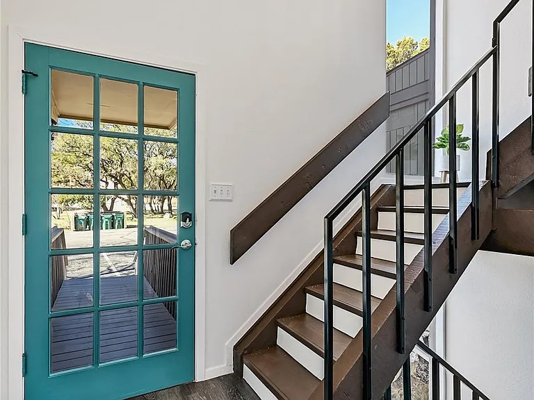 115 Comanche Point — Photo 8