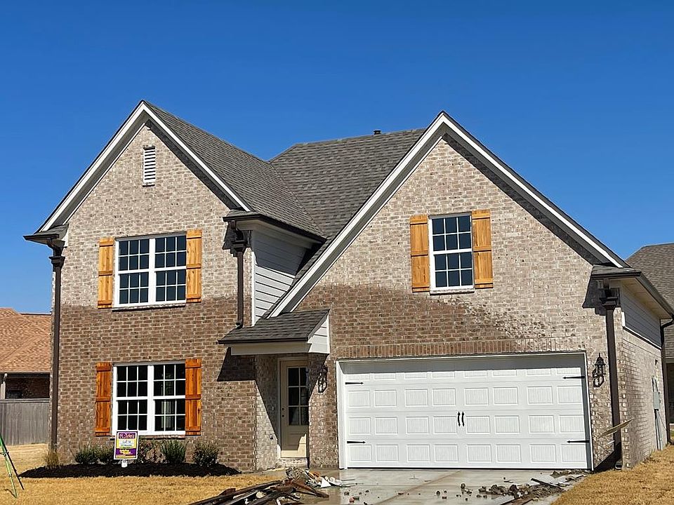 1st image of 820 Marquette Ln