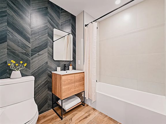 4th image of 1832 Fulton St #8B
