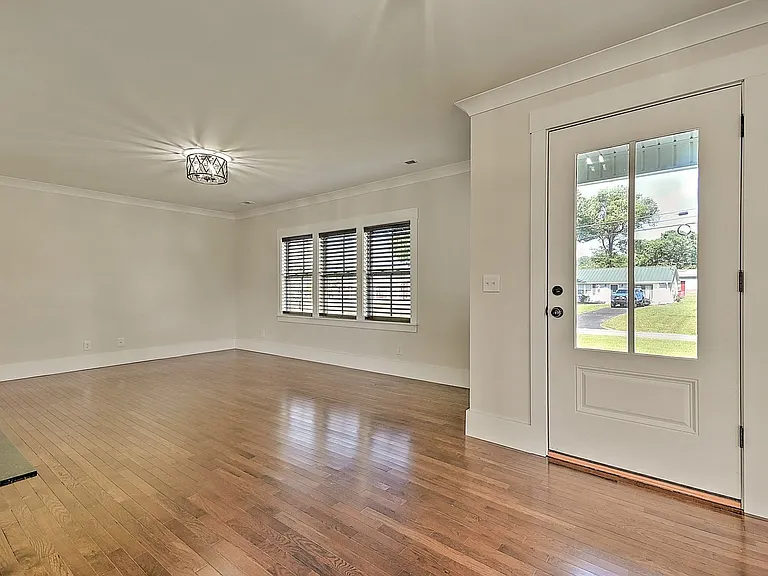 403 Silver Lake Rd — Photo 22