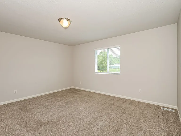 613 Courtyard Pl — Photo 17