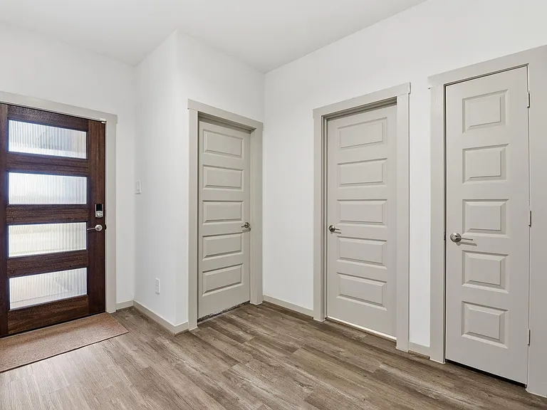 19035 Denstone Cliff Way — Photo 3