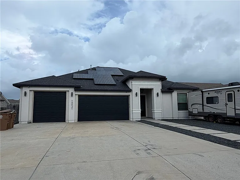 15521 Dyna St — Photo 1