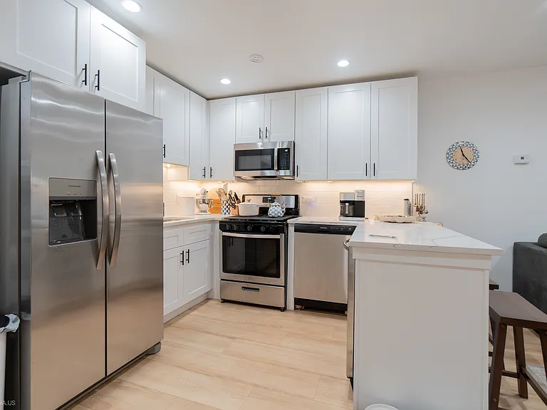 924 W Wrightwood Ave #A1 — Photo 5