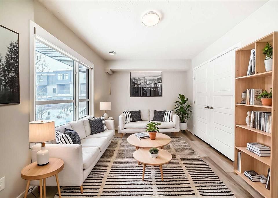 1st image of 42 N Cranbrook Gdns SE #136