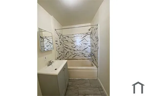 506 S Broadway Photo 1