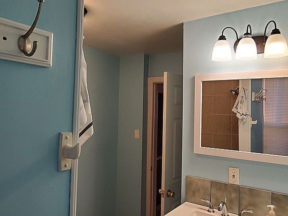 Bathroom/ new vanity plus