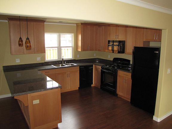 2nd image of 1166 Sherwood Ave