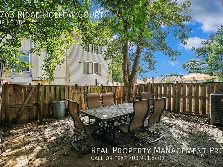 8763 Ridge Hollow Ct — Photo 30