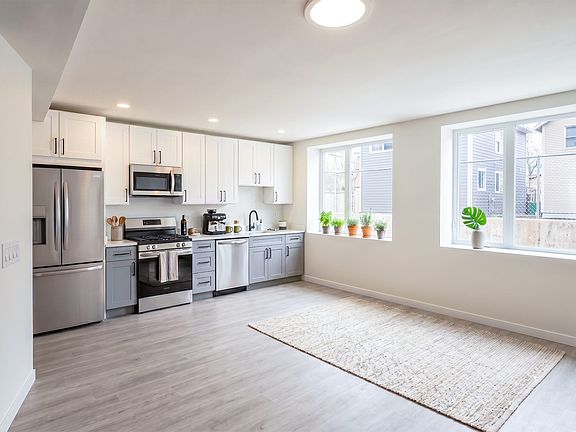 3rd image of 614 13th Ave E #202
