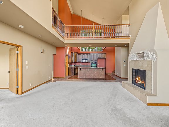 4th image of 747 Holbrook Ln