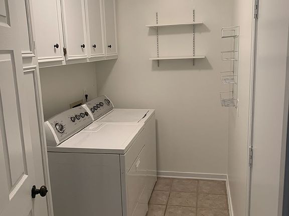 4th image of 181 Azalea Cir