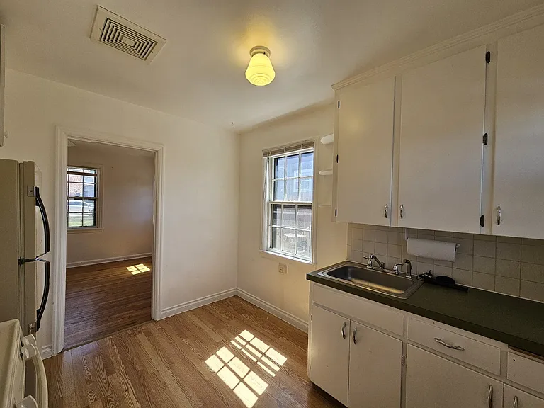 2137 S Grant St — Photo 4