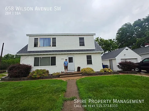 658 Wilson Ave SW Photo 1