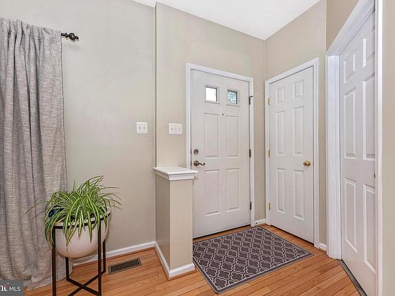 3rd image of 1574 Wheyfield Dr