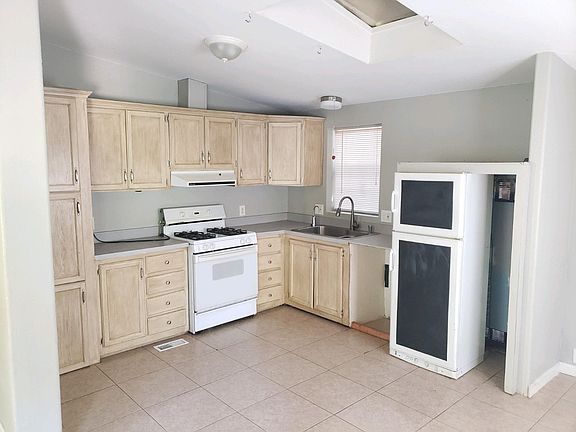 4th image of 20289 Bear Creek Rd Unit 2