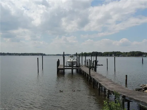 421 Riverside Dr, Portsmouth, VA 23707