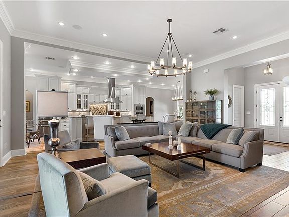 3rd image of 14 New Arbor Lake Dr
