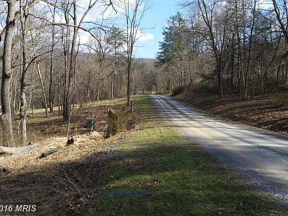 3rd image of 308 Amberwood Ln