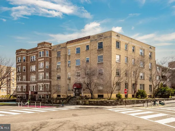 1860 Clydesdale Pl NW APT 105, Washington, DC 20009