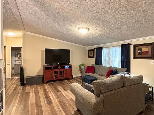 101 Lilac Ln, Ennis, TX 75119