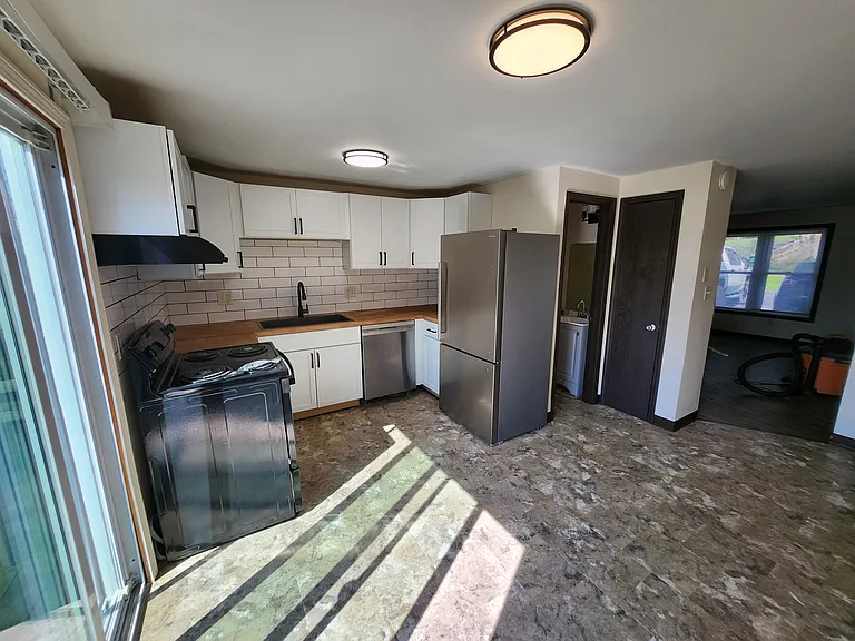 56 Frances St #4 — Photo 17