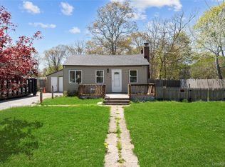 12 Hackensack Rd, Mastic Beach, NY 11951