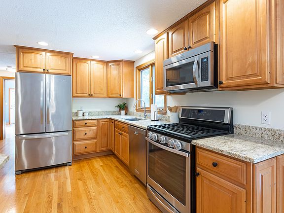 5th image of 19 Macdonald Drive